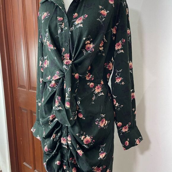 Everleigh green button down floral dress - Picture 8 of 8